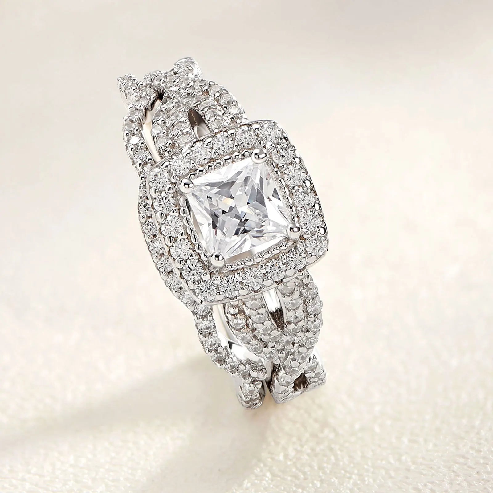 Bague de fiançailles élégante pour femme